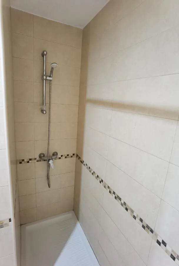 Sun Paradise Apartment 아데제 0*,